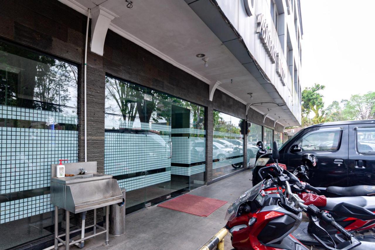 Reddoorz Premium At Hotel Ratu Residence Palmerah Exterior foto